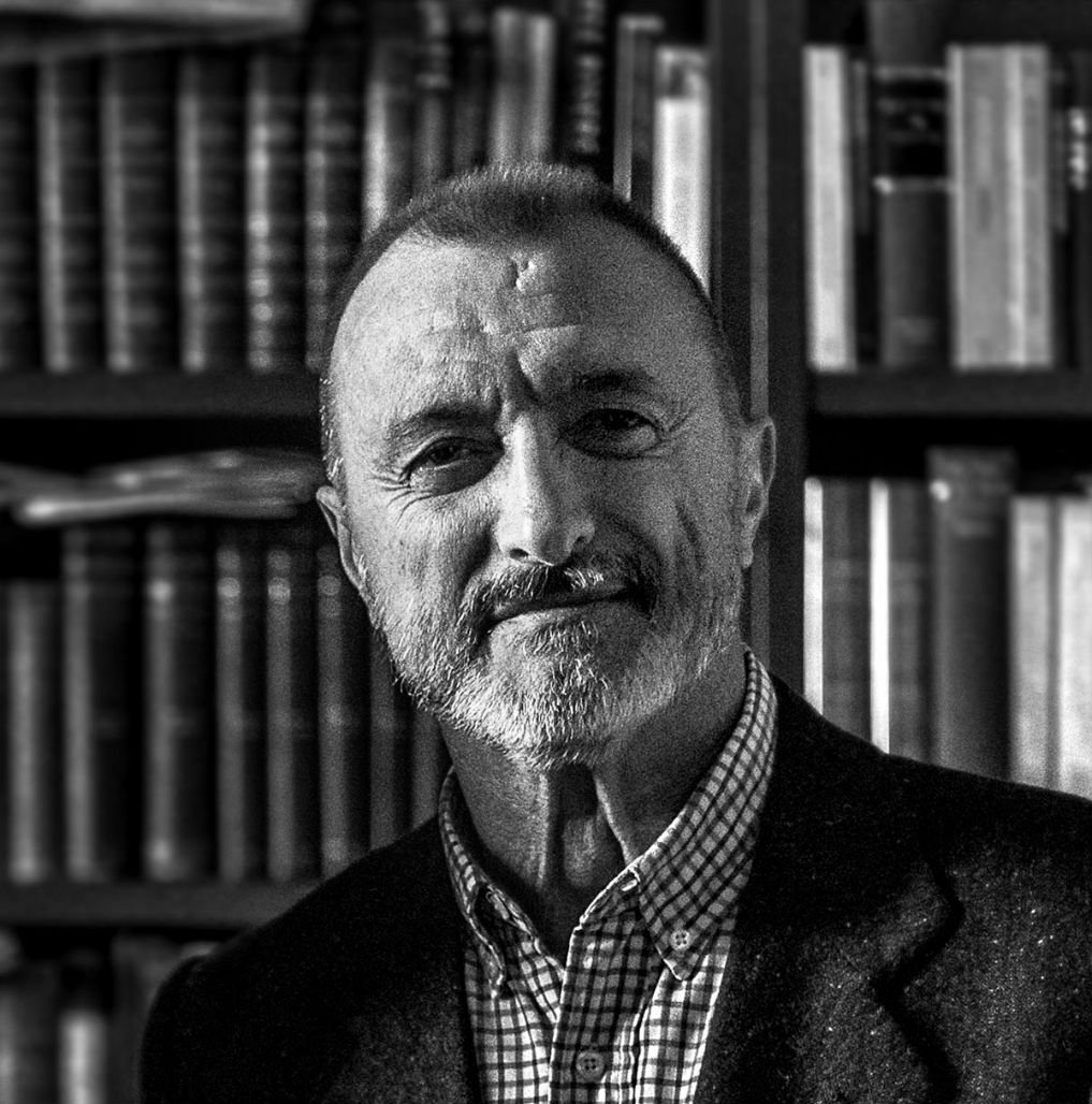 Résultat de recherche d'images pour "arturo perez reverte"